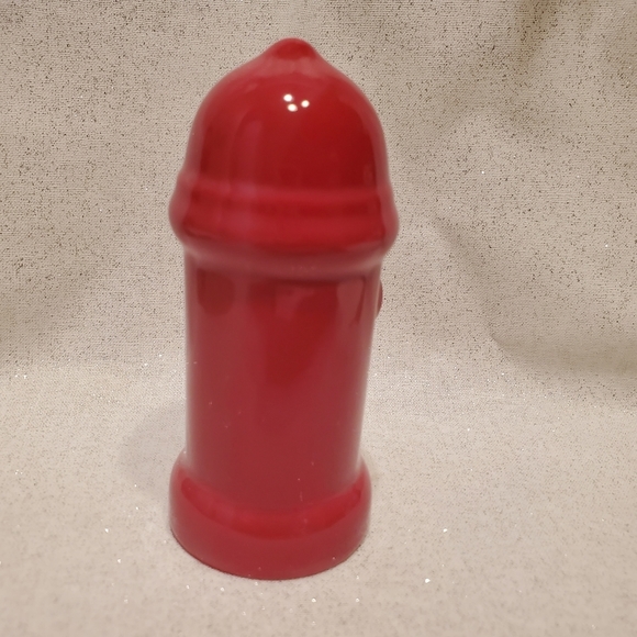 𝅺fire Hydrant Salt shaker - Picture 2 of 6